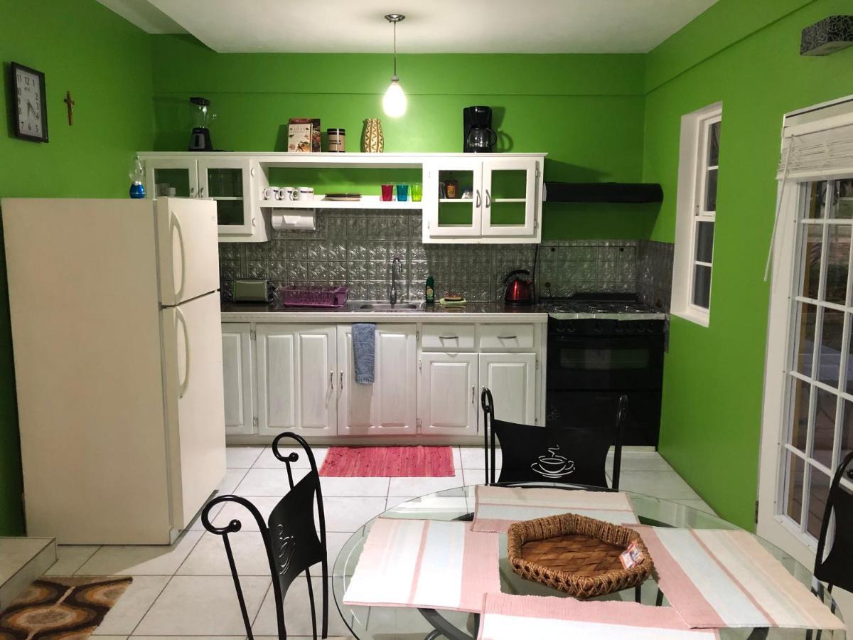 סקרבורו Tropical Apartments Tobago מראה חיצוני תמונה
